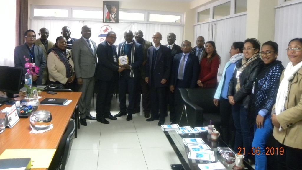 Une photo de famille de la Délégation Malagasy et de la délégation Centrafricaine