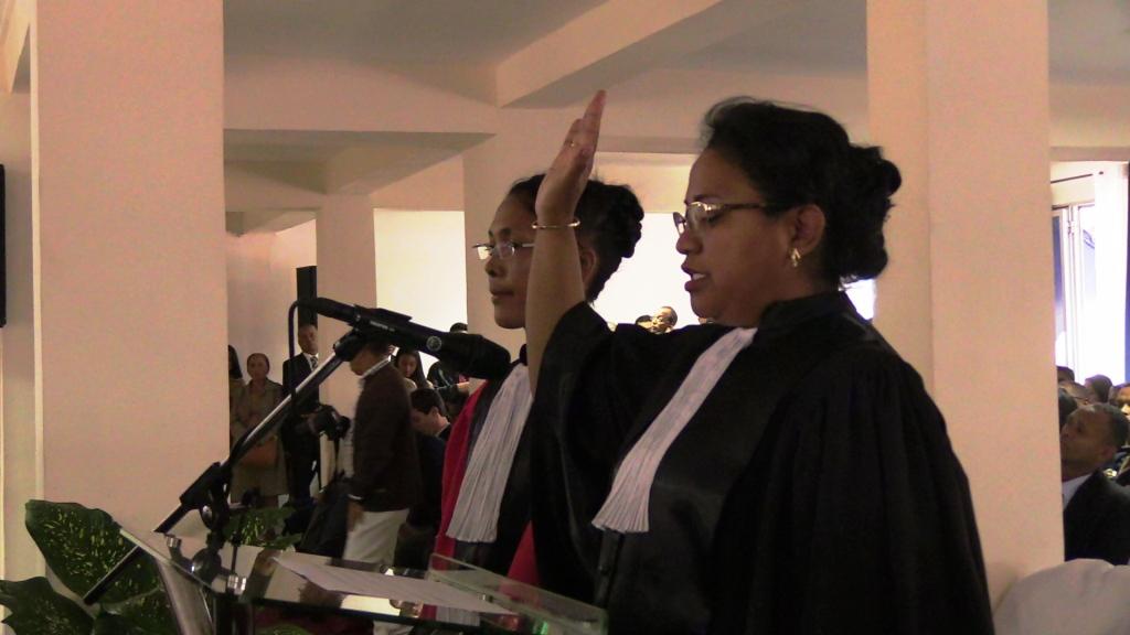Prestation de serment des Greffiers en Chef du  PAC Antananarivo, Première Instance Maître ANDRIANTSIMELO Fanajarivelona   et du Second...