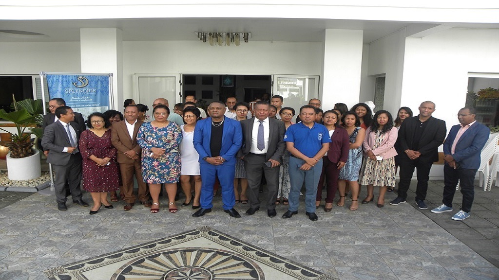 Une photo de groupe à l’issu de l’atelier de renforcement de capacité des magistrats des PAC à l’Hôtel Splendide -Toamasina